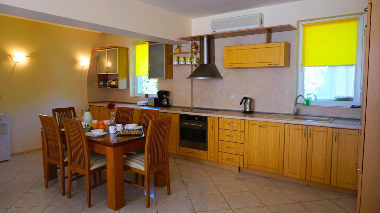 Вила Релакс - Villa Relax Sokolovo Exteriör bild