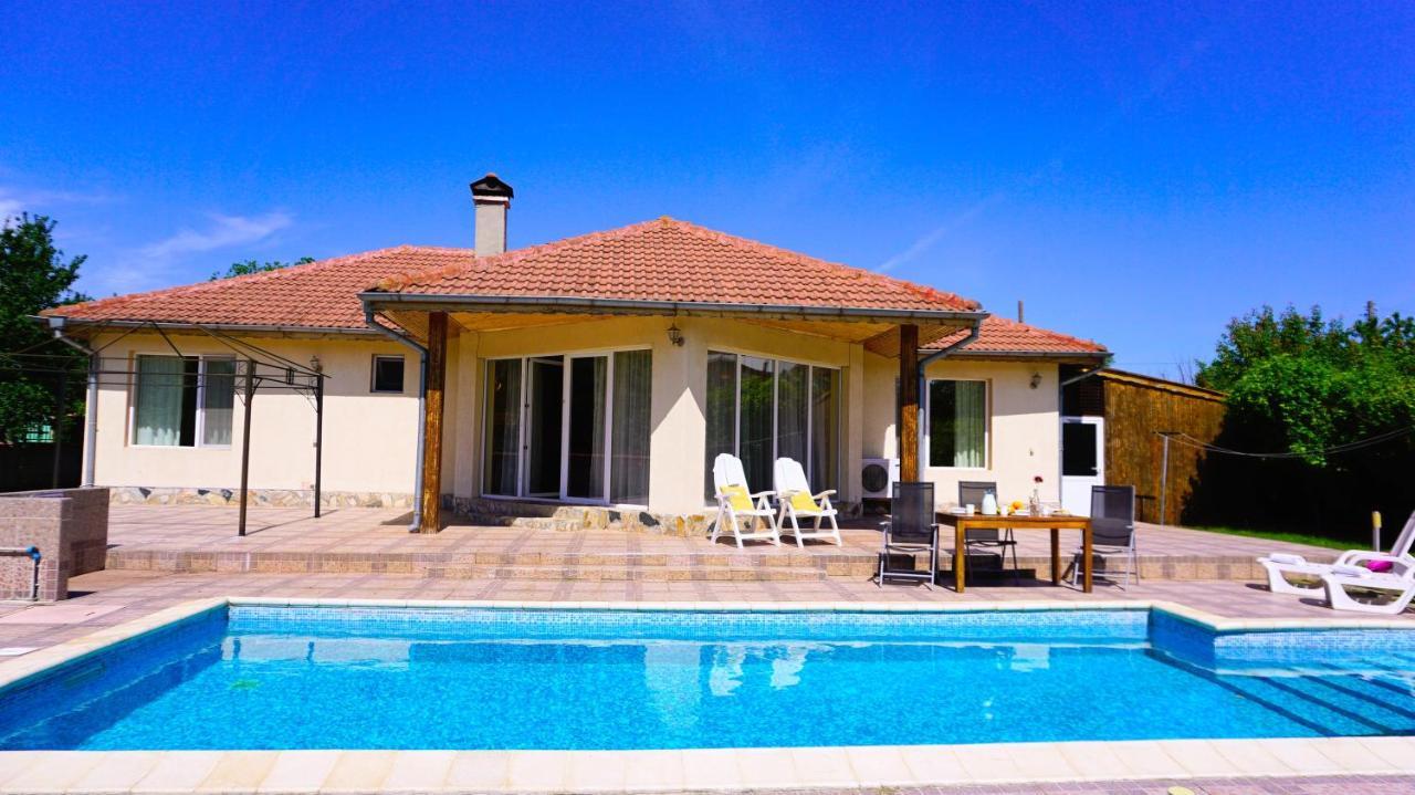 Вила Релакс - Villa Relax Sokolovo Exteriör bild