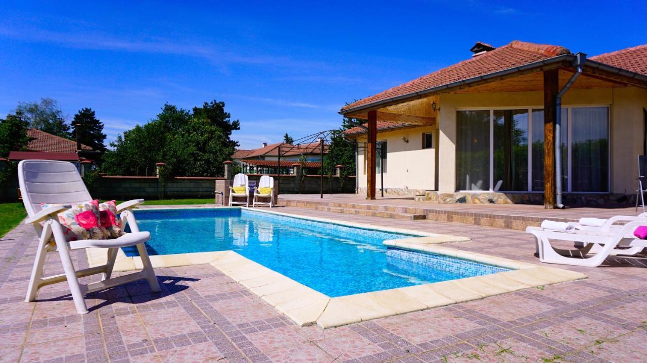 Вила Релакс - Villa Relax Sokolovo Exteriör bild