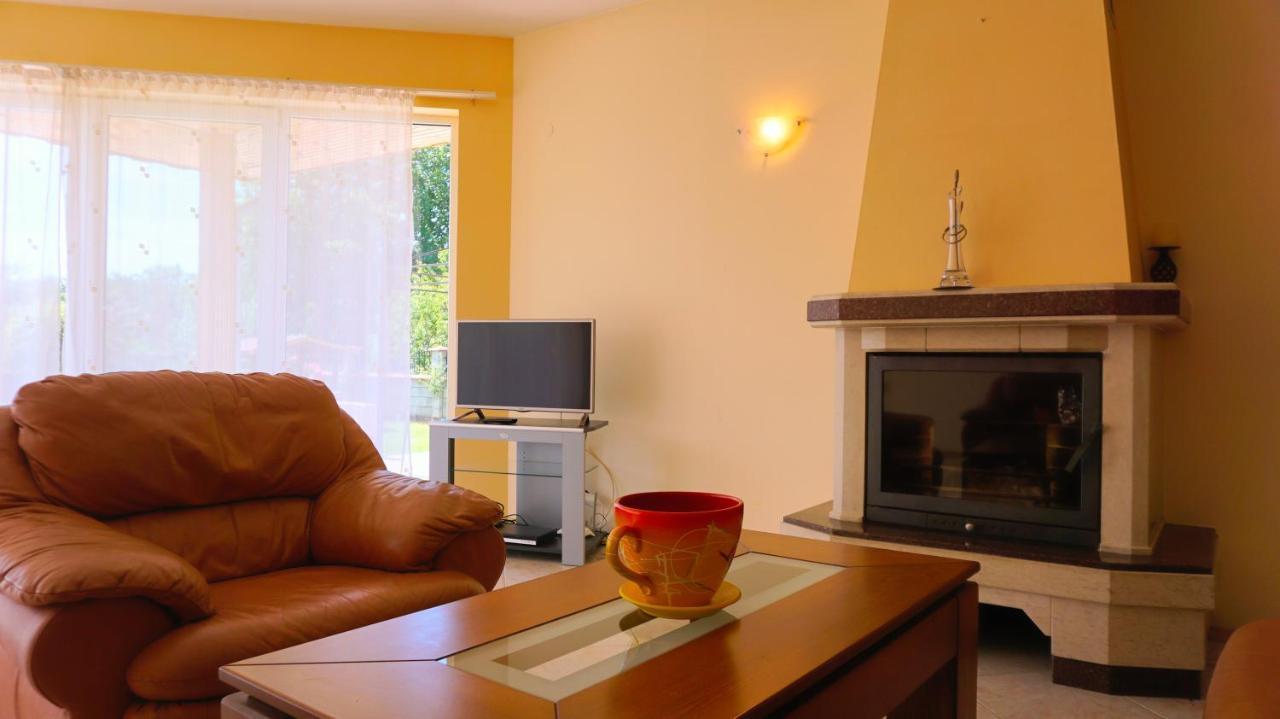 Вила Релакс - Villa Relax Sokolovo Exteriör bild