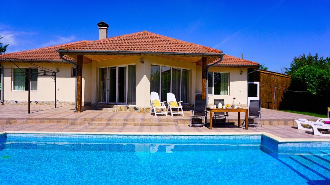 Вила Релакс - Villa Relax Sokolovo Exteriör bild